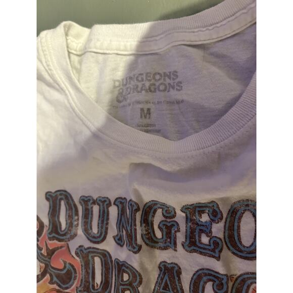 Vintage Dungeons And Dragons T Shirt Medium White Distressed Graphic Fantasy Tee - Picture 5 of 5